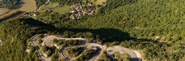 Lacets du Grand Colombier au dessus de Culoz