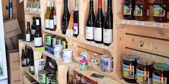 Boutique de produits locaux aux Plans d'Hotonnes